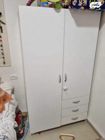 ארון שתי דלתות