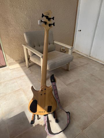 גיטרה בס Sire M7