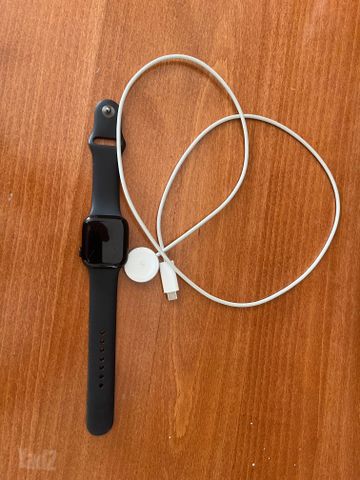 Apple Watch 7 sim and selolar