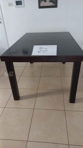 שולחן אוכל