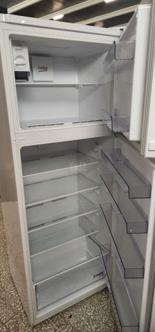 מקרר בקו