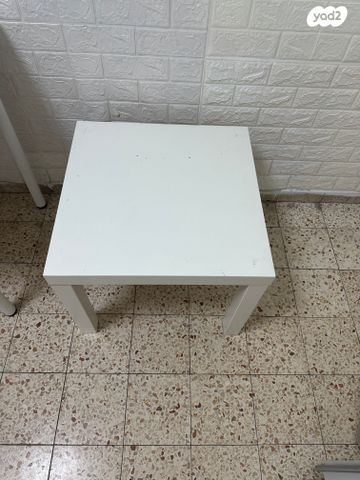 שולחן קטן