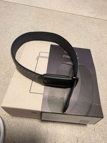 Google Fitbit Air החדש, שחור