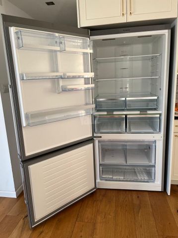 מקרר Bosch KGN86AI31L