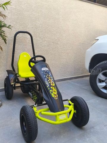 מכונית פדלים Berg