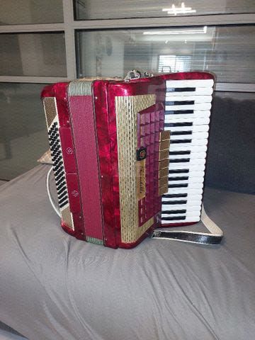 אקורדיון Scandalli Mignon
37