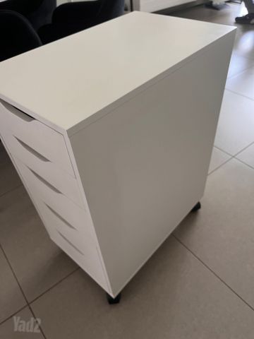 שידת מגירות