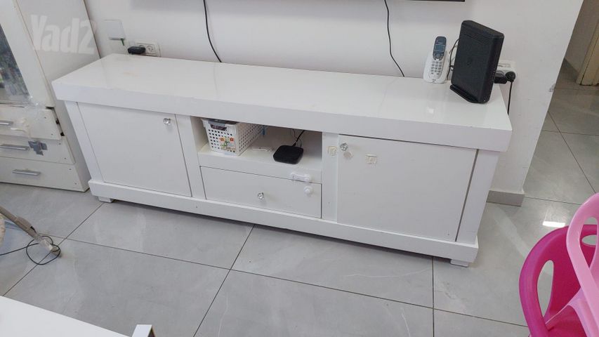 מזנון מעץ