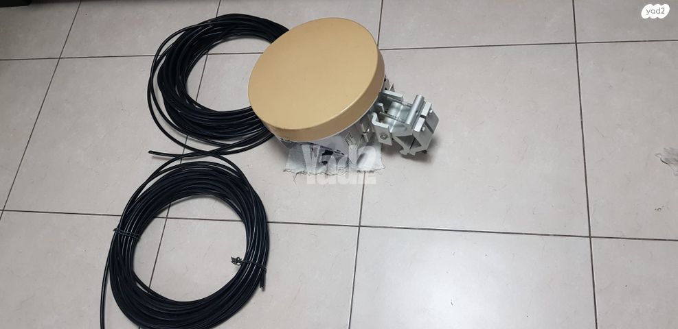 אנטנה MINI-LINK TM עם כבלים