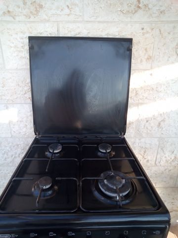 תנור עם כיריים