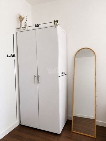 ארון בגדים לבן