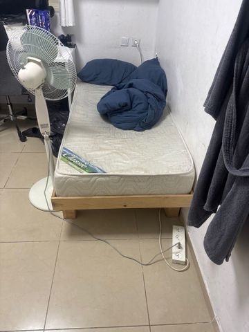 ‏מיטות עץ