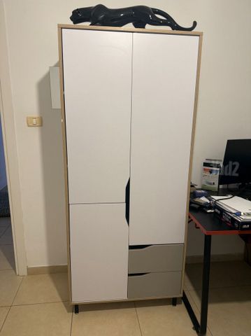 ארון בגדים
