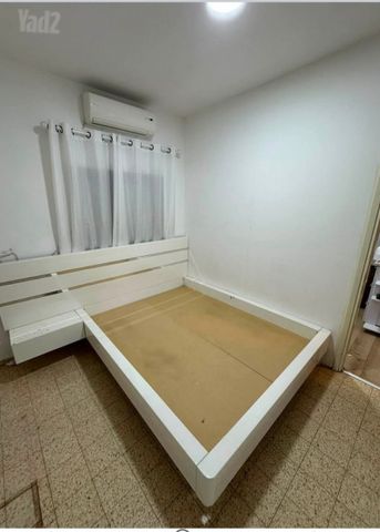 למכירה תכולה,