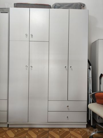 ארון בגדים