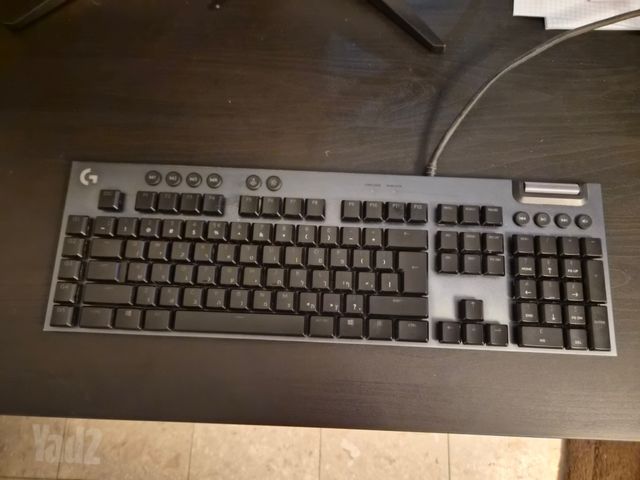 מקלדת חוטית Logitech G815