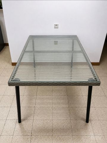שולחן