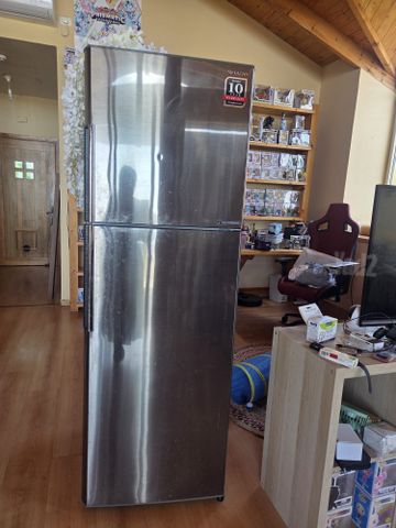מקרר Sharp 315 ליטרים
