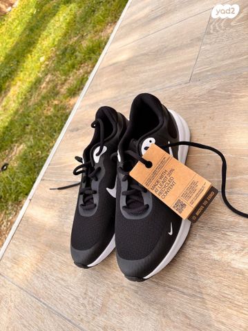 נעלי NIKE
