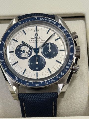 OMEGA Speedmaster Snoopy