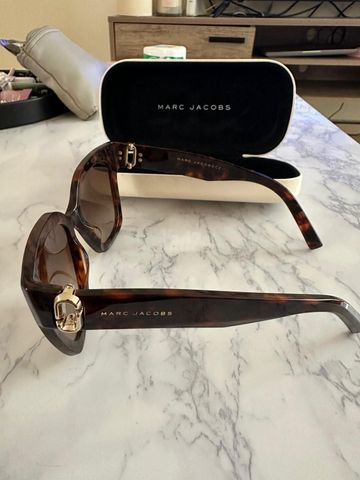 משקפי שמש MARC JACOBS