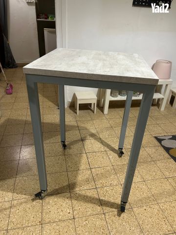 אי