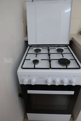תנור עם גז