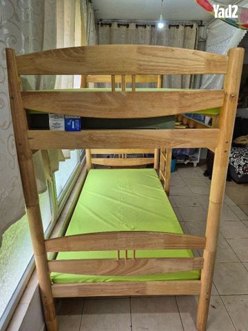 מיטת עץ מלא חדשה!
