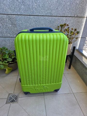 מזוודה  24"