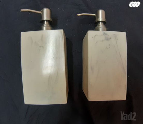 כוסות+מגש+בקבוקים+מתקן מברשות