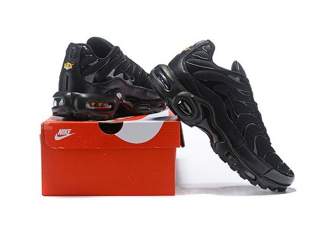 נעל נייק AIR MAX PLUS