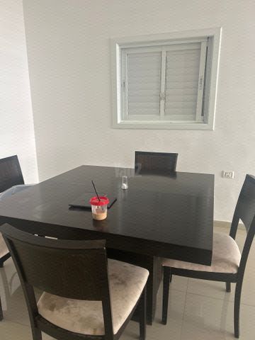 שולחן