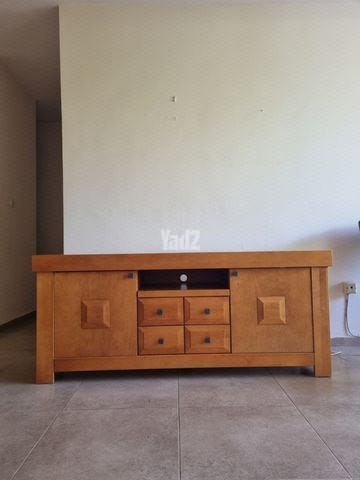 מזנון מעץ מלא