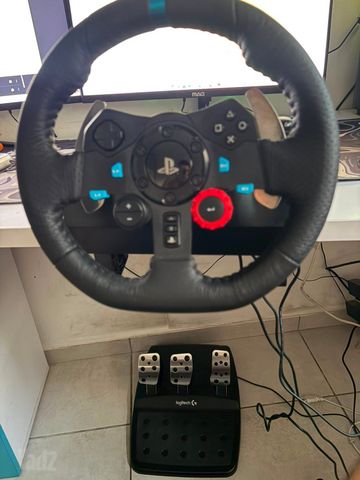 הגה Logitech G29 + דוושות.