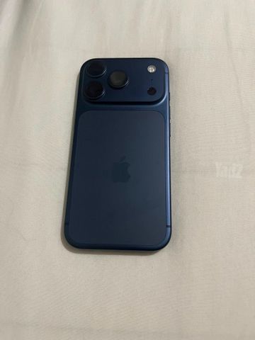 Iphone 17 pro - deep blue