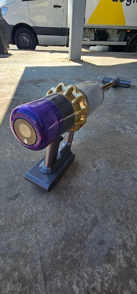 Dyson v11