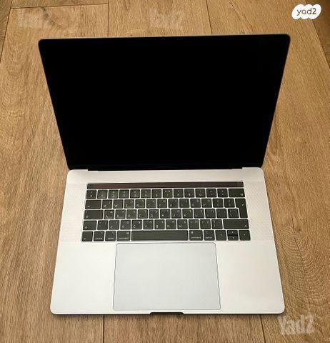 MacBook Pro 15" 2018 – לא נדלק