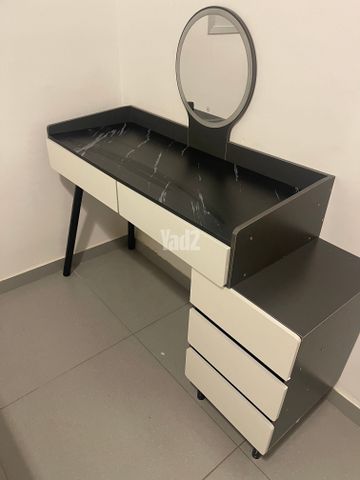 שידת איפור