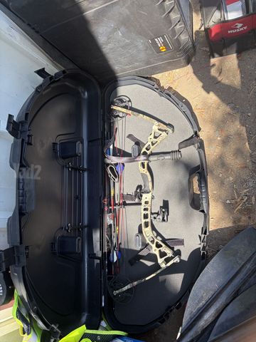 קשת מורכבת Bowtech Fuel