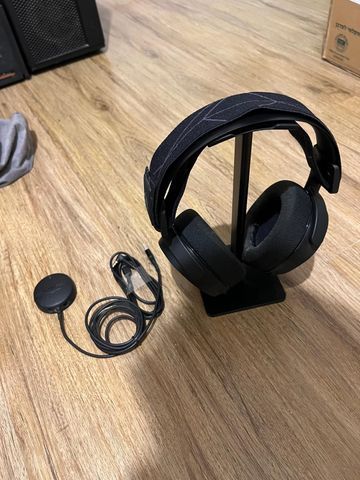 SteelSeries Arctis 7 Pro וסטנד