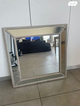 מראה מעוצבת