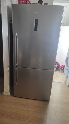 מקרר של hisense