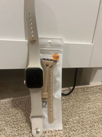 Apple Watch SE, גודל 40 מ"מ,