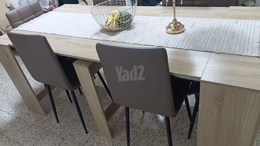 שולחן
