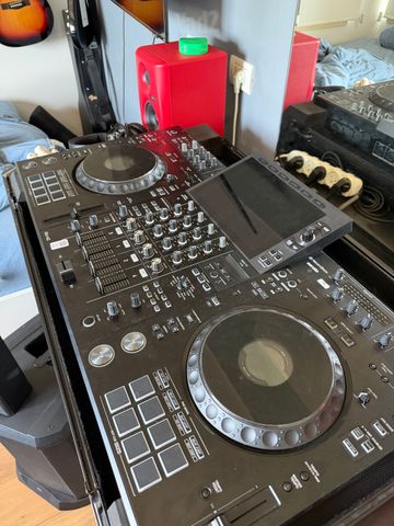 PIONEER XDJ-AZ + קייס קשיח