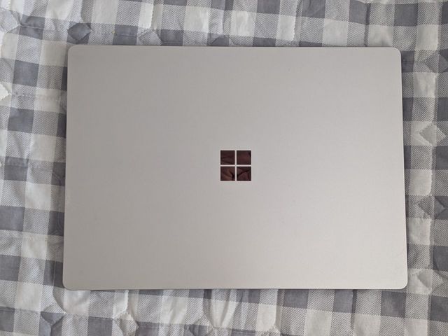 Microsoft surface laptop 4