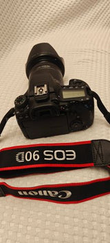 מצלמת קנון 90D