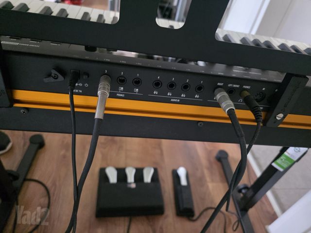 פסנתר במה Studiologic