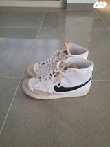 נעלי Nike blazer
