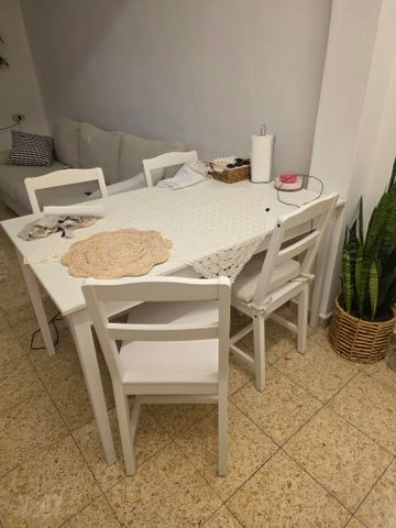 שולחן אוכל
